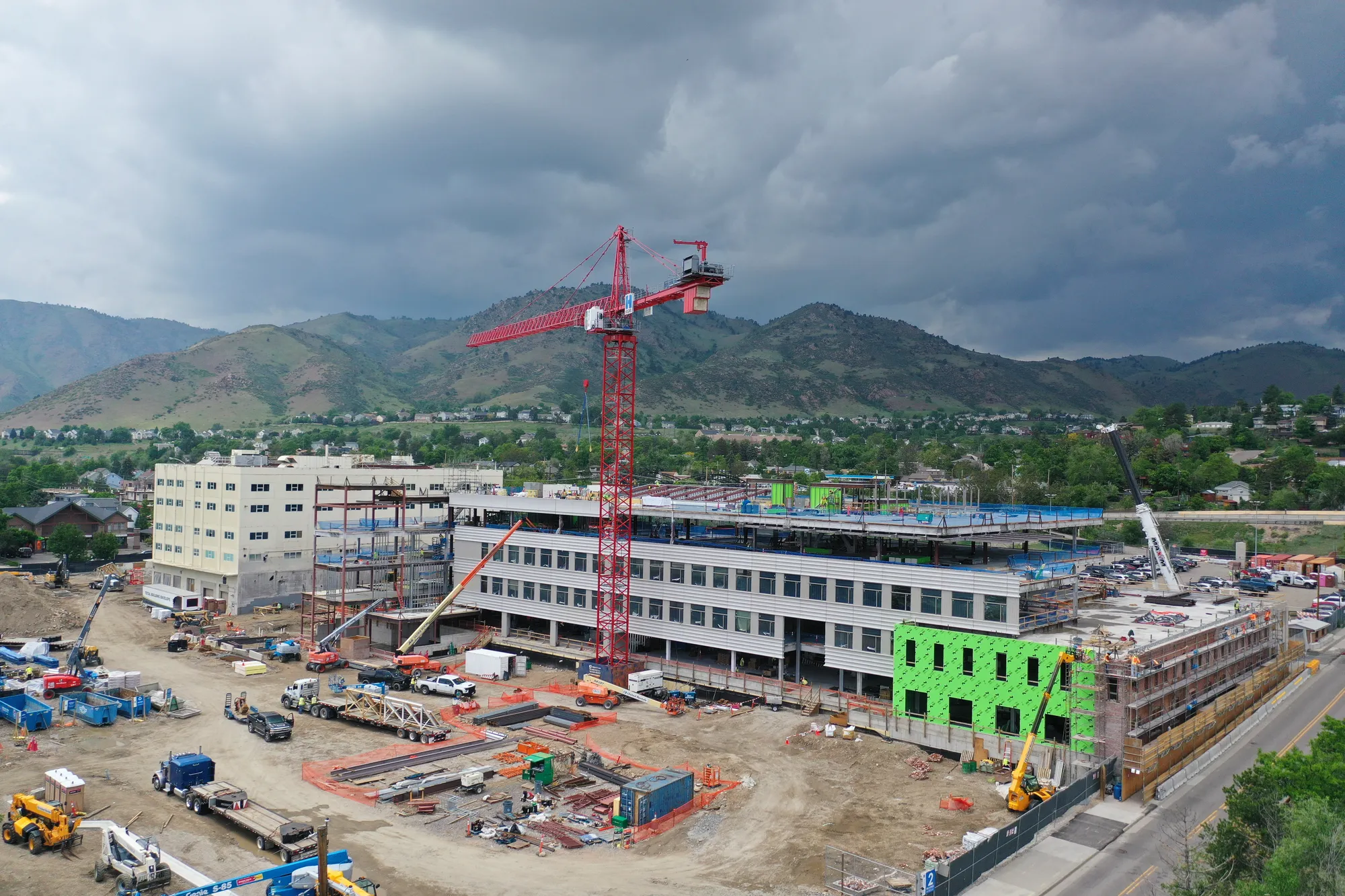 HQ: Moving Right Along