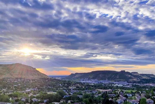 Live Art, Live Music, and Re-Living Past (Buffalo Bill) Glories