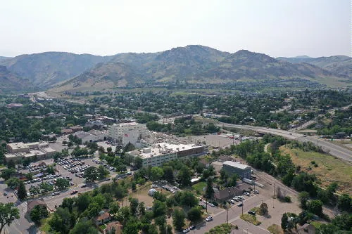 A Spectacular View, Art Trivia, and Wartime Doings