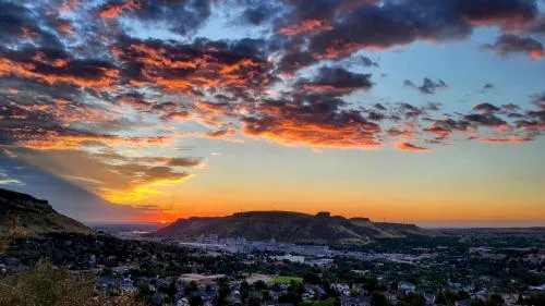 Quilts, Railroads, Pet Vaccinations, Oktoberfest, Discussion with an Artist, Art & Animals, Last Weekend for “Before You Go,” and “A Grand Addition”