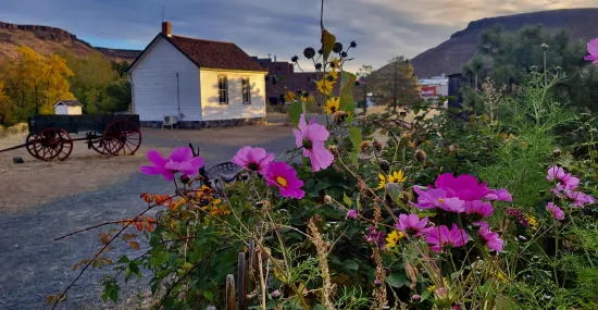 The Mayor, Monsters, and a Motel