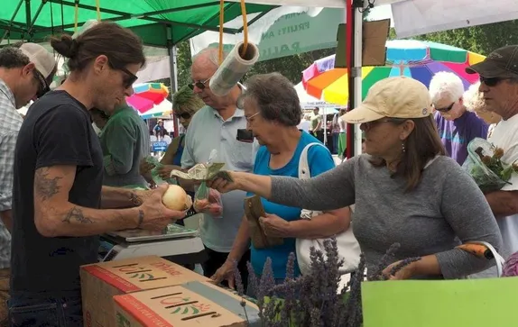 8AM-1PM Golden Farmers Market @ Corner of 10th and Illinois Streets