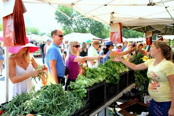 8AM-1PM Golden Farmers Market @ Corner of 10th and Illinois Streets