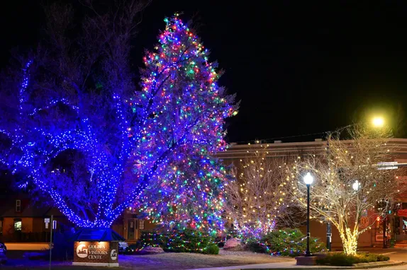 Holiday Lights at 10th & Washington